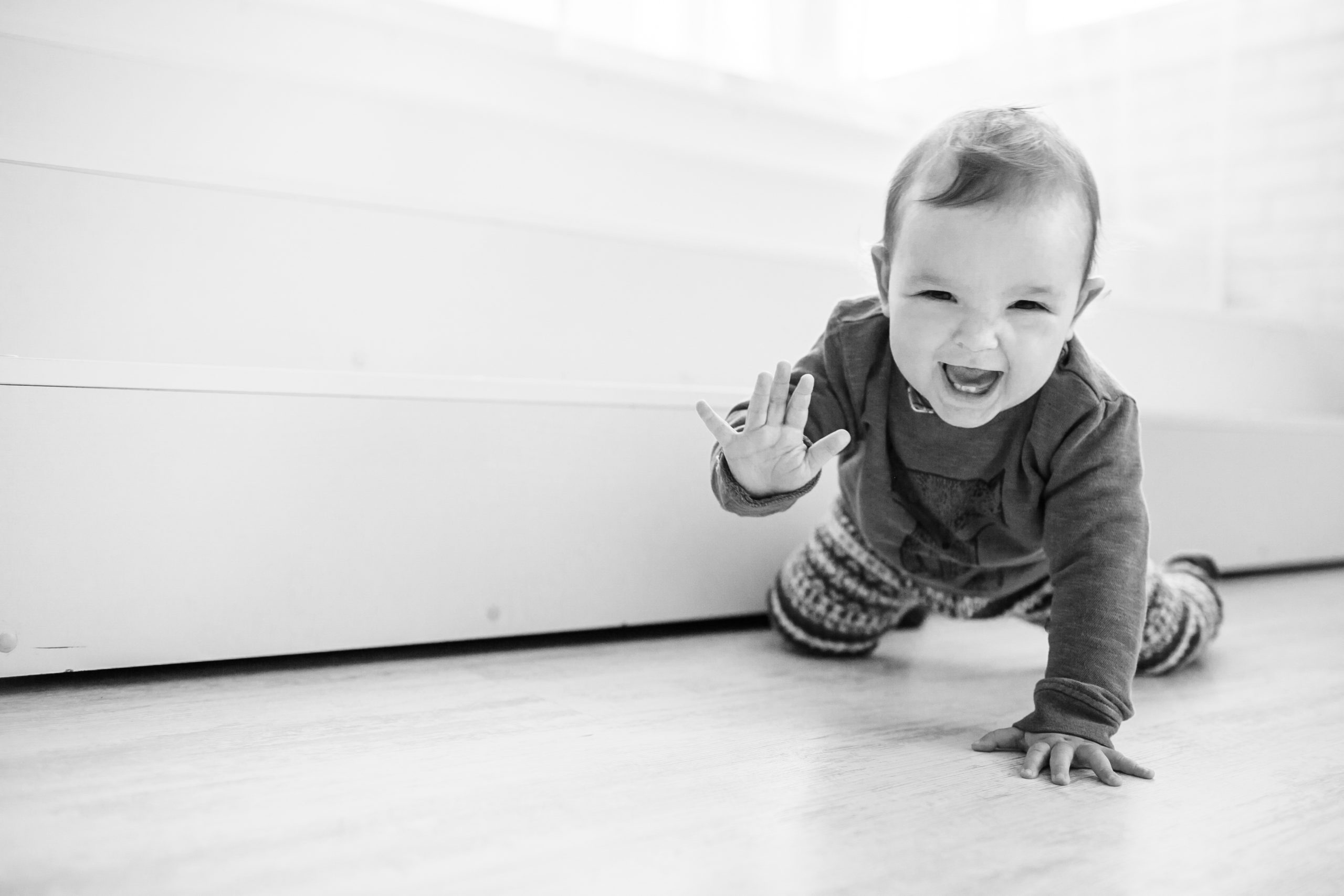 קביעותם של עצמים, הושטת יד ותנועה אצל תינוקות עם עיוורון